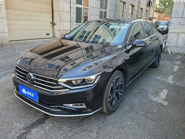 Фотография автомобиля — Volkswagen Magotan