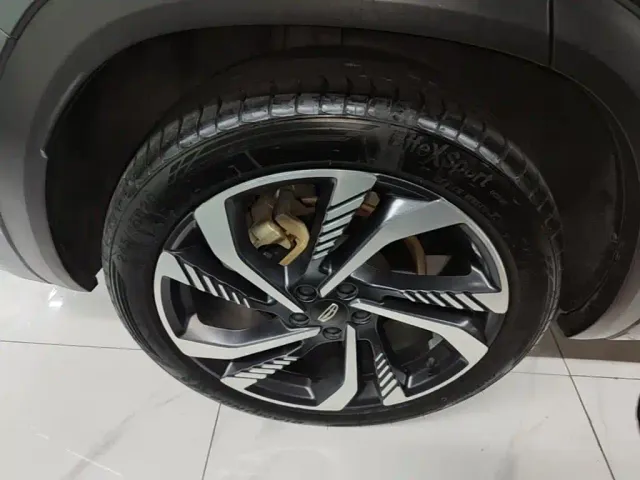 Geely Xingyue L — Фото автомобиля 21