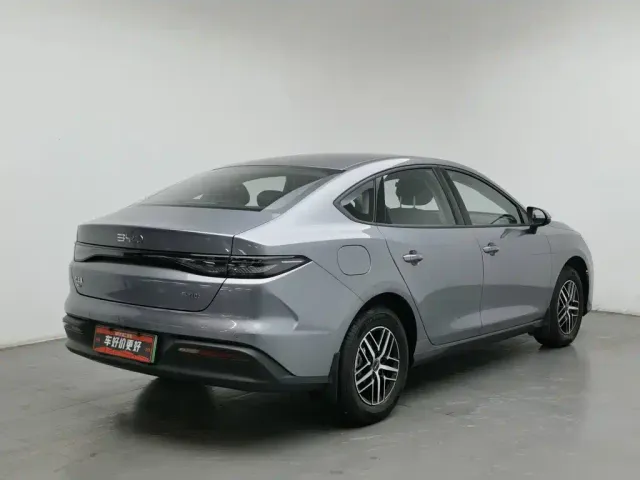 BYD Seal 05 DM-i — Фото автомобиля 2