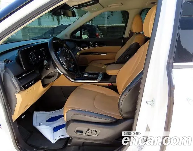 Kia Carnival Generation 4 — Фото автомобиля 11