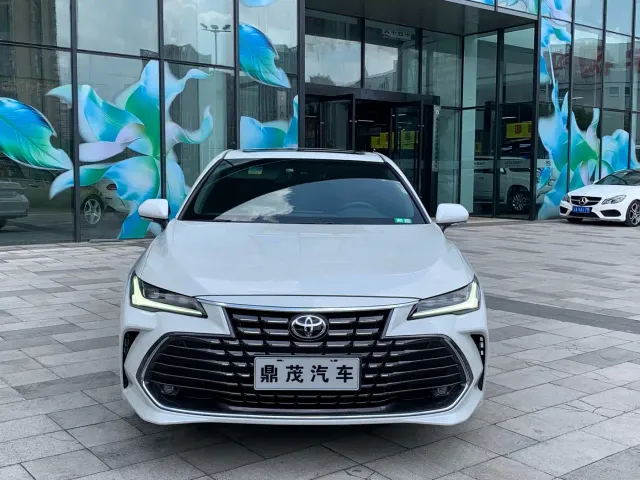 Toyota Avalon — Фото автомобиля 3