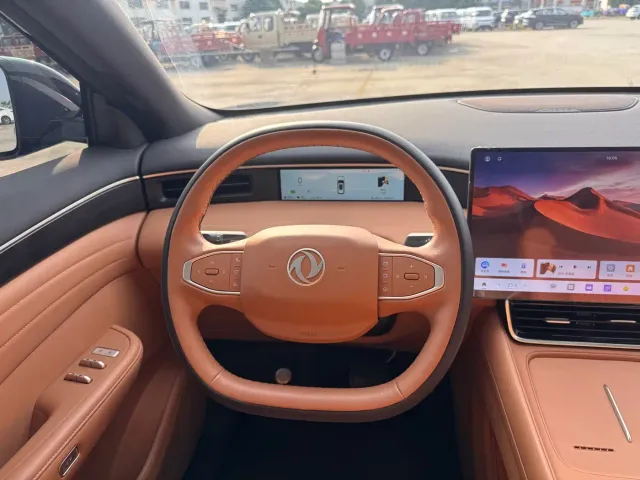 Dongfeng Aeolus Dongfeng Aeolus L8 2025 Plug-in Hybrid — Фото автомобиля 5