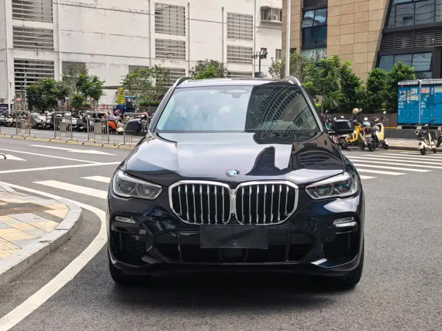 BMW X5 — Фото автомобиля 2