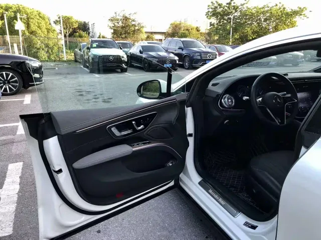 Mercedes-Benz EQS — Фото автомобиля 12