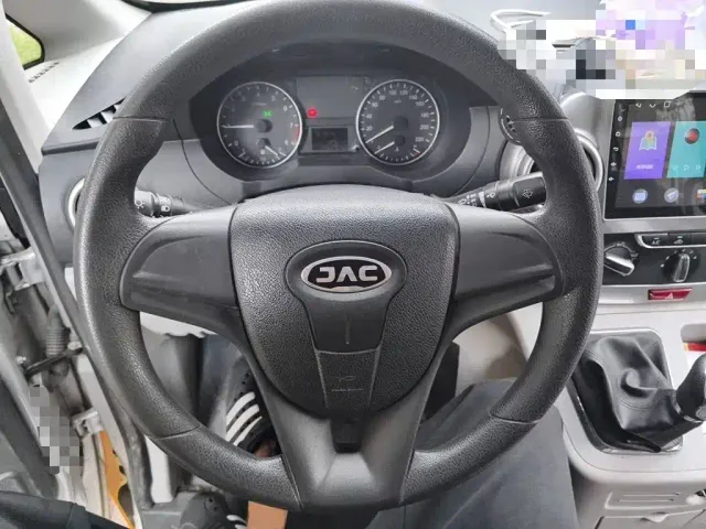 JAC Refine M3 — Фото автомобиля 2