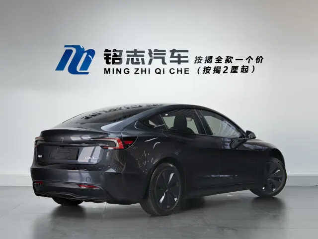 Tesla Model 3 — Фото автомобиля 3