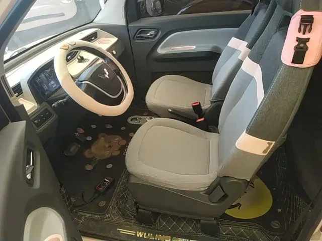 Wuling Hongguang Mini EV — Фото автомобиля 14