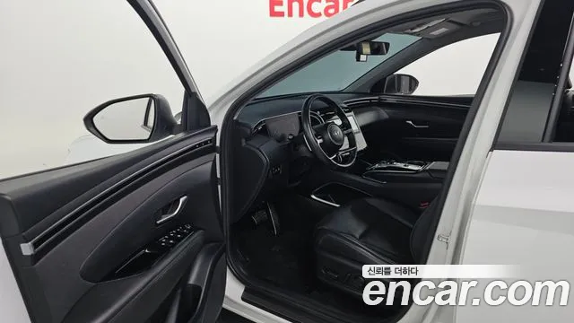 Hyundai Tucson Tucson (NX4) Бензин 1.6 турбо 2WD — Фото автомобиля 9