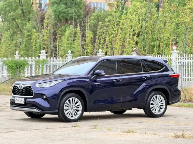 Toyota Highlander — Фото автомобиля 2