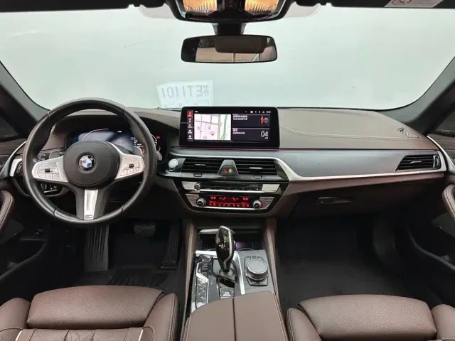 BMW 5 Series — Фото автомобиля 10