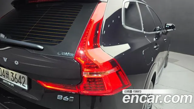 Вольво XC60 — Фото автомобиля 23