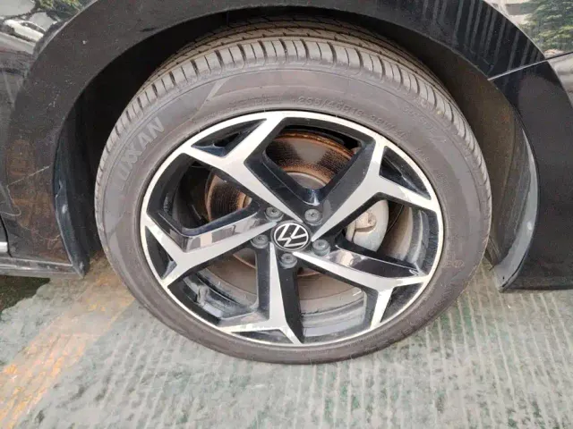 Volkswagen Passat — Фото автомобиля 6