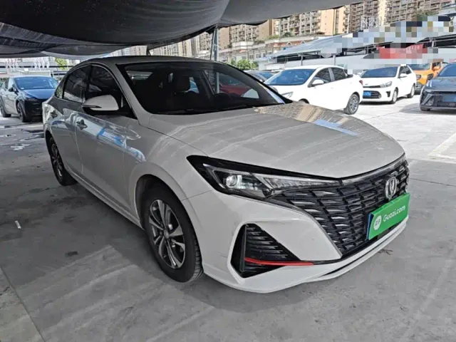 Changan Eado — Фото автомобиля 3
