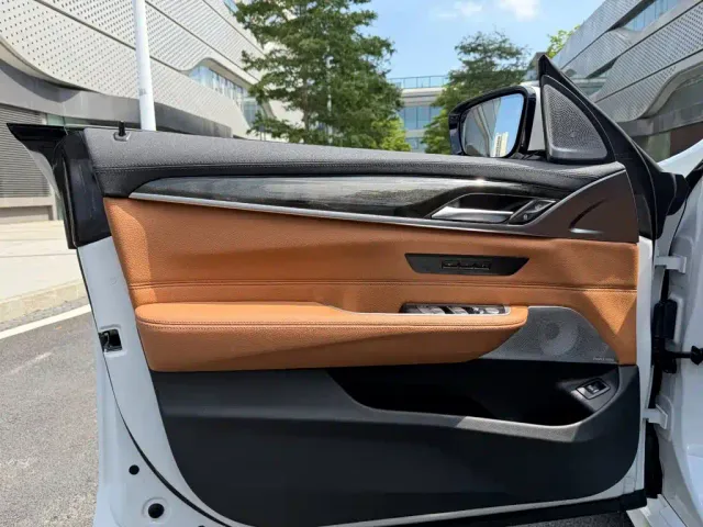 BMW 6 Series Gran Turismo — Фото автомобиля 14