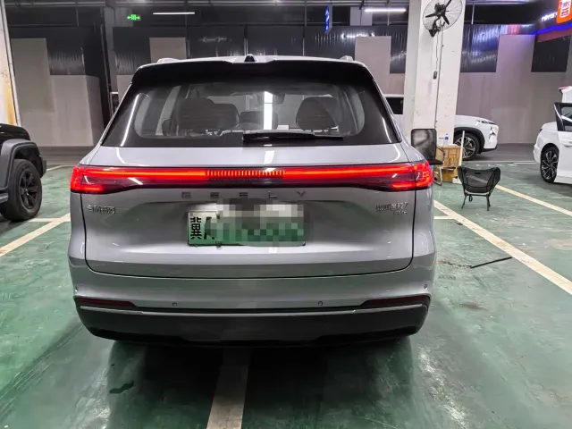 Geely Galaxy Starship 7 EM-i — Фото автомобиля 5