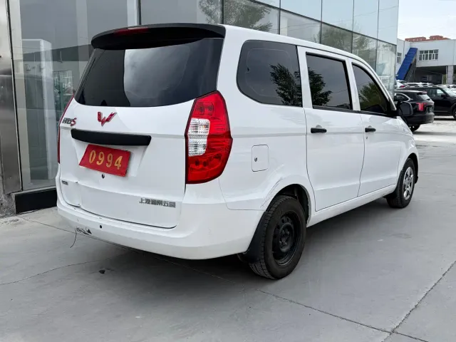 Wuling Hongguang — Фото автомобиля 9