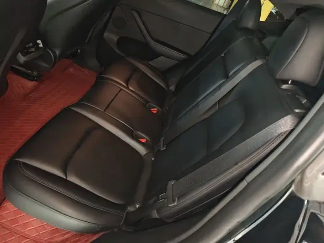 Tesla Model Y — Фото автомобиля 16