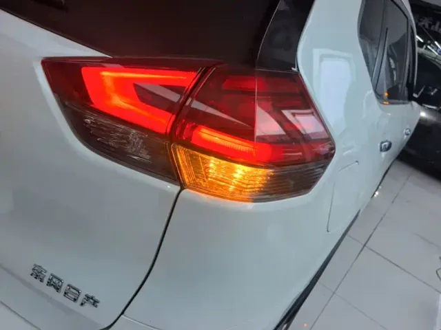 Nissan X-Trail — Фото автомобиля 7