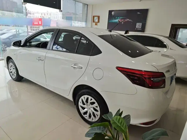 Toyota Vios — Фото автомобиля 4