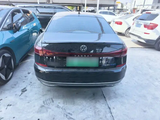 Volkswagen Passat — Фото автомобиля 5