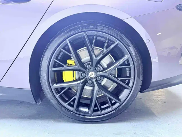 Xiaomi SU7 — Фото автомобиля 23