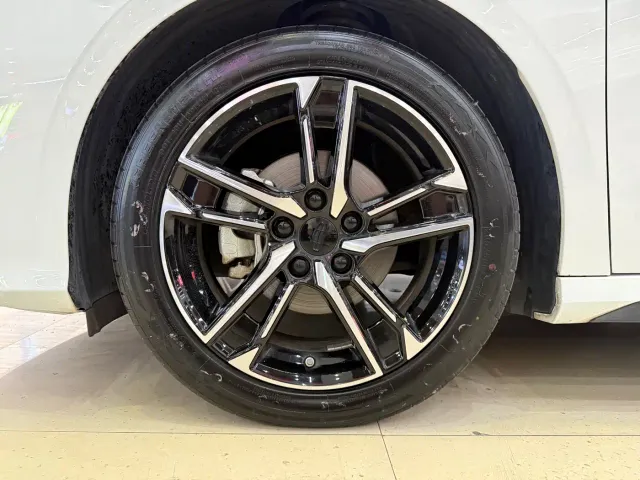 Geely Binrui — Фото автомобиля 6