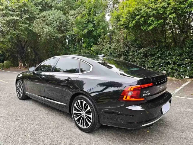 Volvo S90 — Фото автомобиля 9
