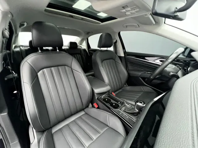 Volkswagen Passat — Фото автомобиля 12