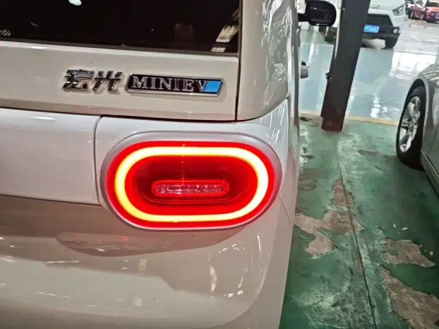 Wuling Hongguang Mini EV — Фото автомобиля 7