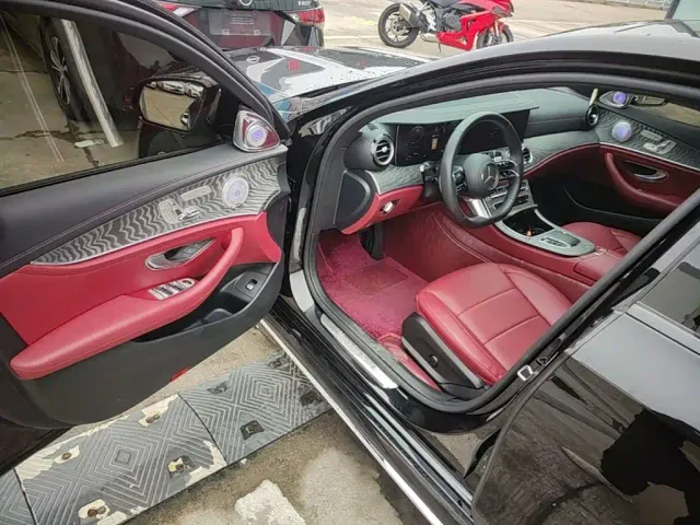 Mercedes-Benz E-Class — Фото автомобиля 15