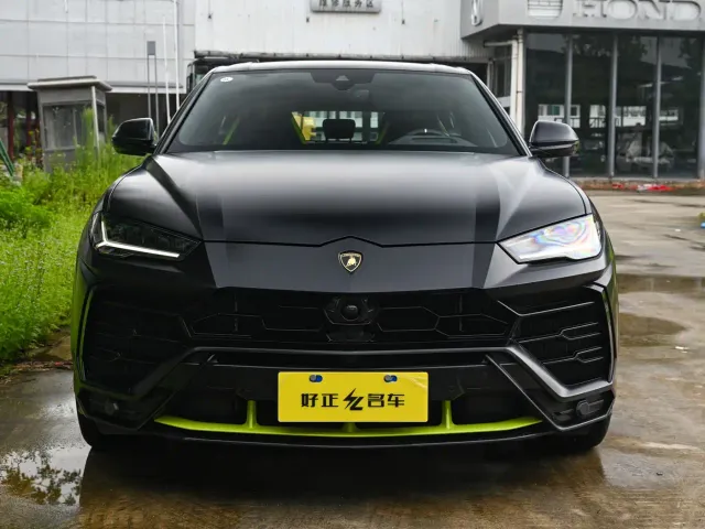 Lamborghini Urus — Фото автомобиля 2