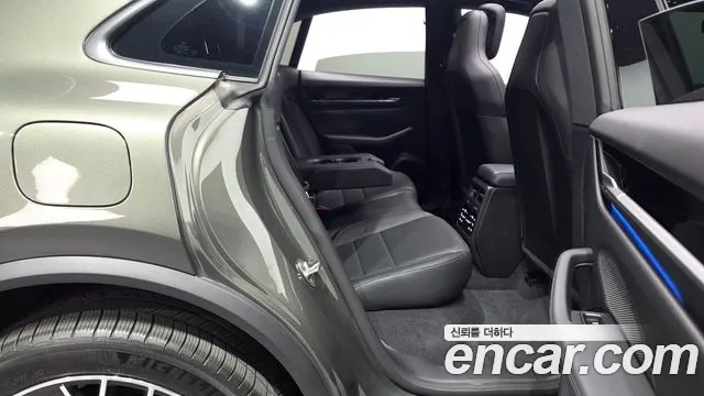 Porsche Macan — Фото автомобиля 12