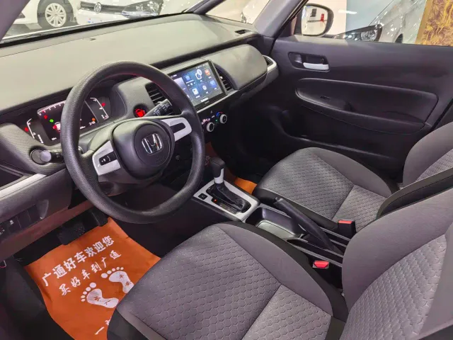 Honda Fit — Фото автомобиля 3