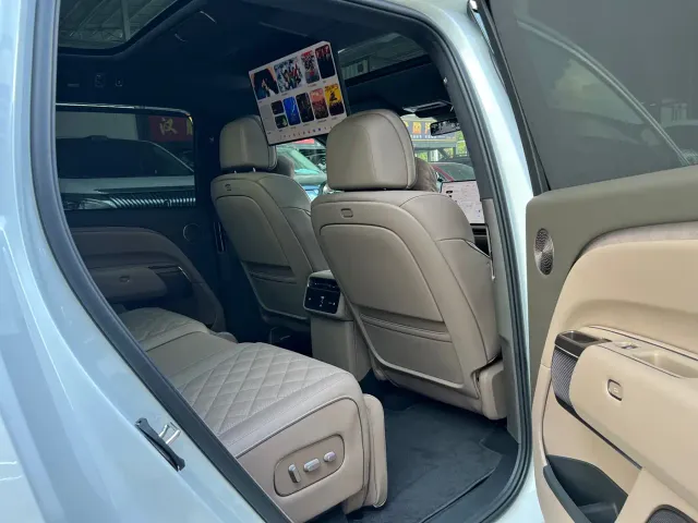 Li Auto L8 — Фото автомобиля 16