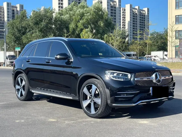 Фотография автомобиля — Mercedes-Benz GLC-Class
