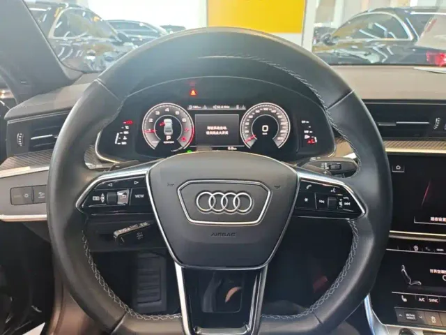 Audi A7L — Фото автомобиля 10