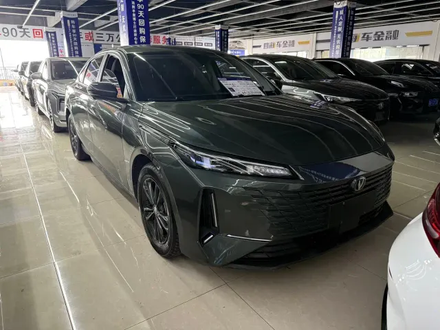 Changan Yida 2023 Blue Whale NE 1.5T GDI DCT Enjoyment Edition — Фото автомобиля 2
