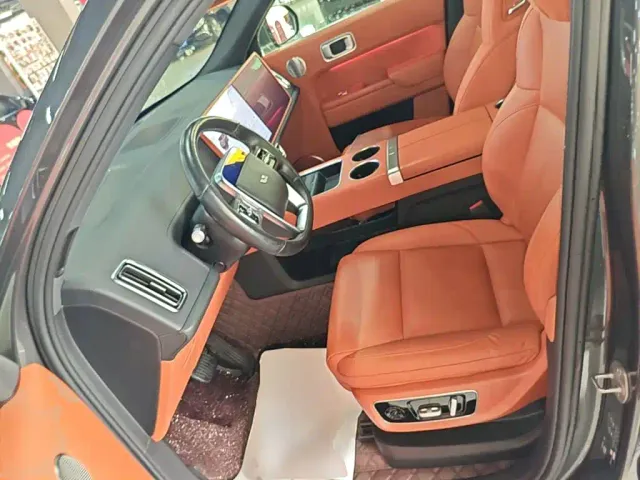 Li Auto L9 — Фото автомобиля 14