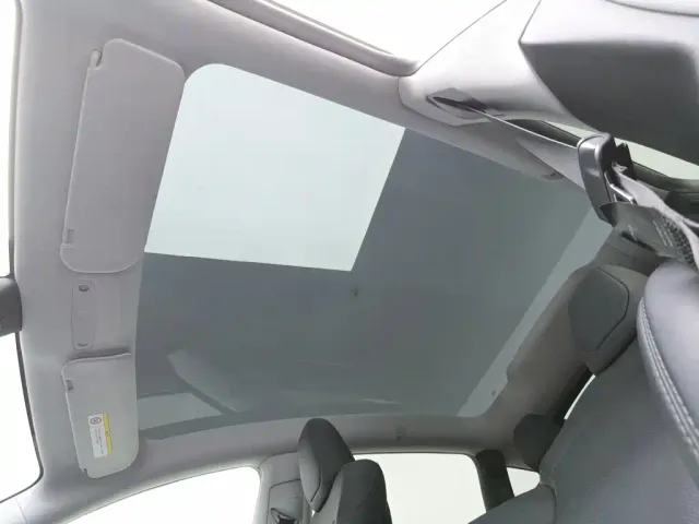 Tesla Model Y — Фото автомобиля 14