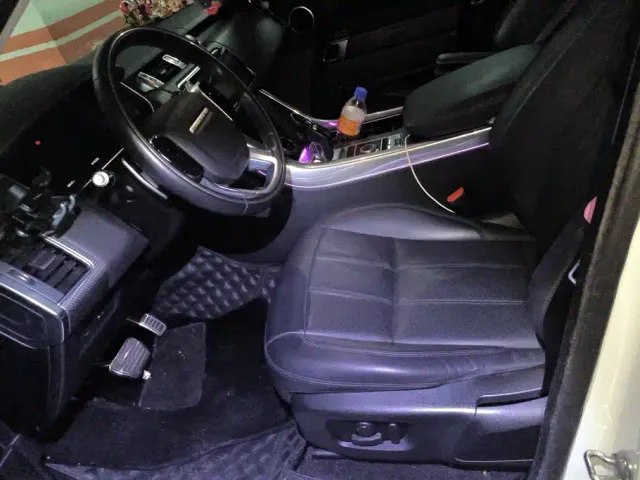 Land Rover Range Rover Sport — Фото автомобиля 9