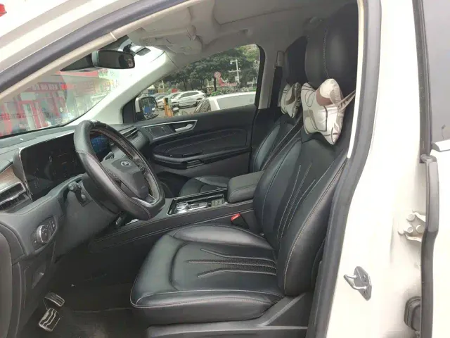 Ford Edge — Фото автомобиля 11