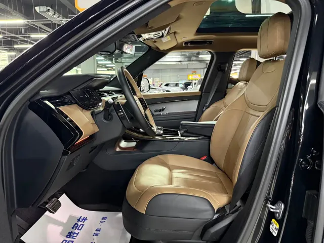 Land Rover Range Rover Sport — Фото автомобиля 8