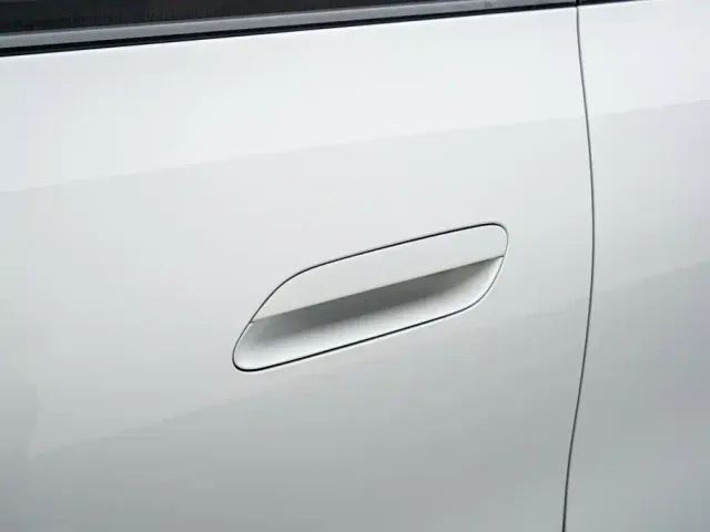 Xiaomi SU7 — Фото автомобиля 11