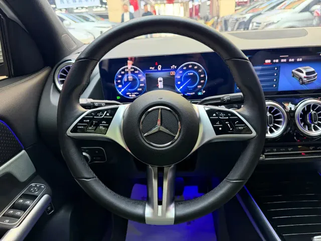 Mercedes-Benz EQA — Фото автомобиля 12