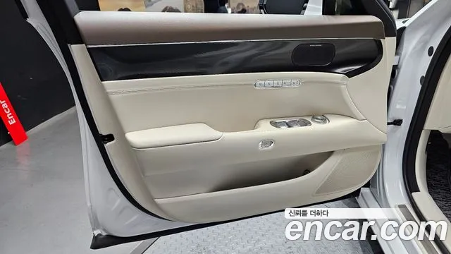 Genesis G90 Бензин 3.5 Turbo 2WD — Фото автомобиля 23
