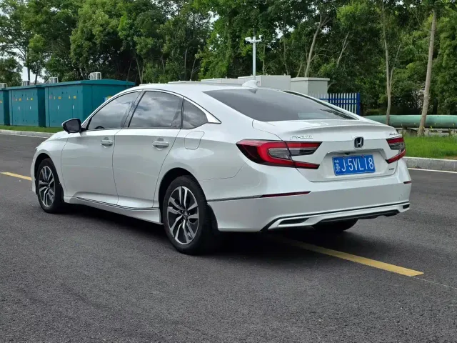 Honda Accord — Фото автомобиля 3
