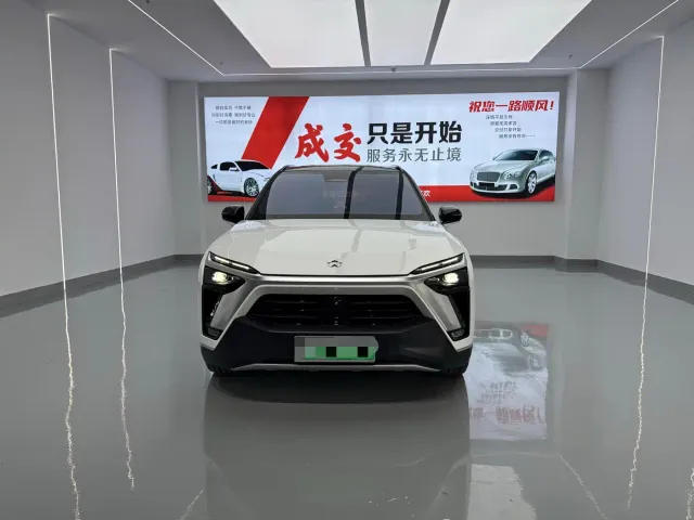 Nio ES8 — Фото автомобиля 2