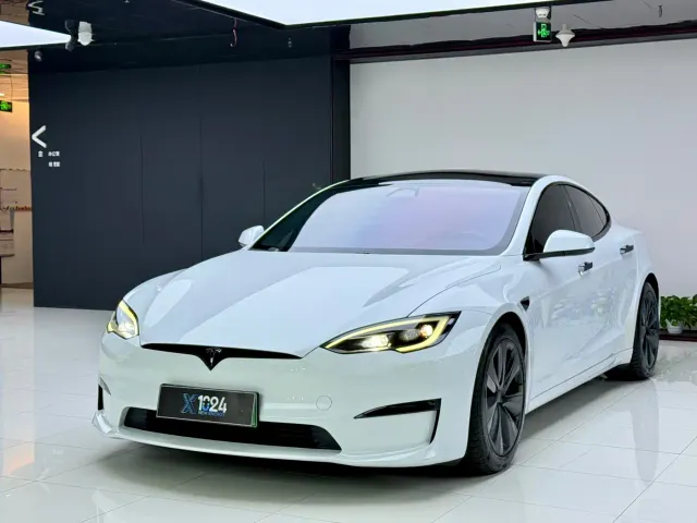 Фотография автомобиля — Tesla Model S