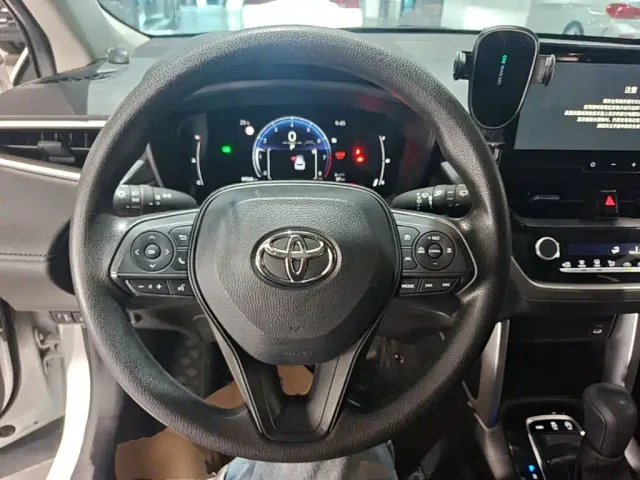 Toyota Corolla Cross — Фото автомобиля 10
