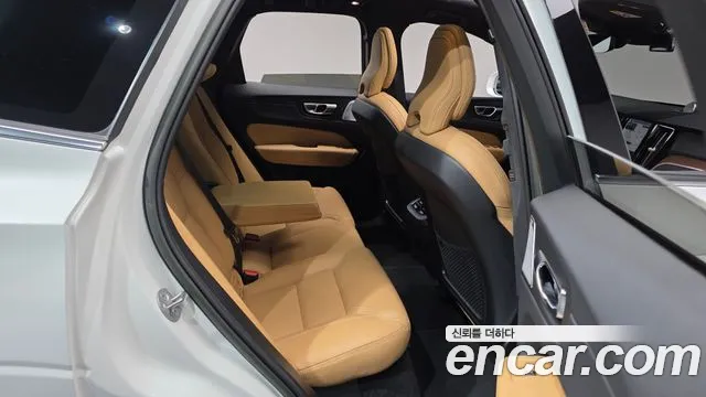 Volvo XC60 Generation 2 — Фото автомобиля 11